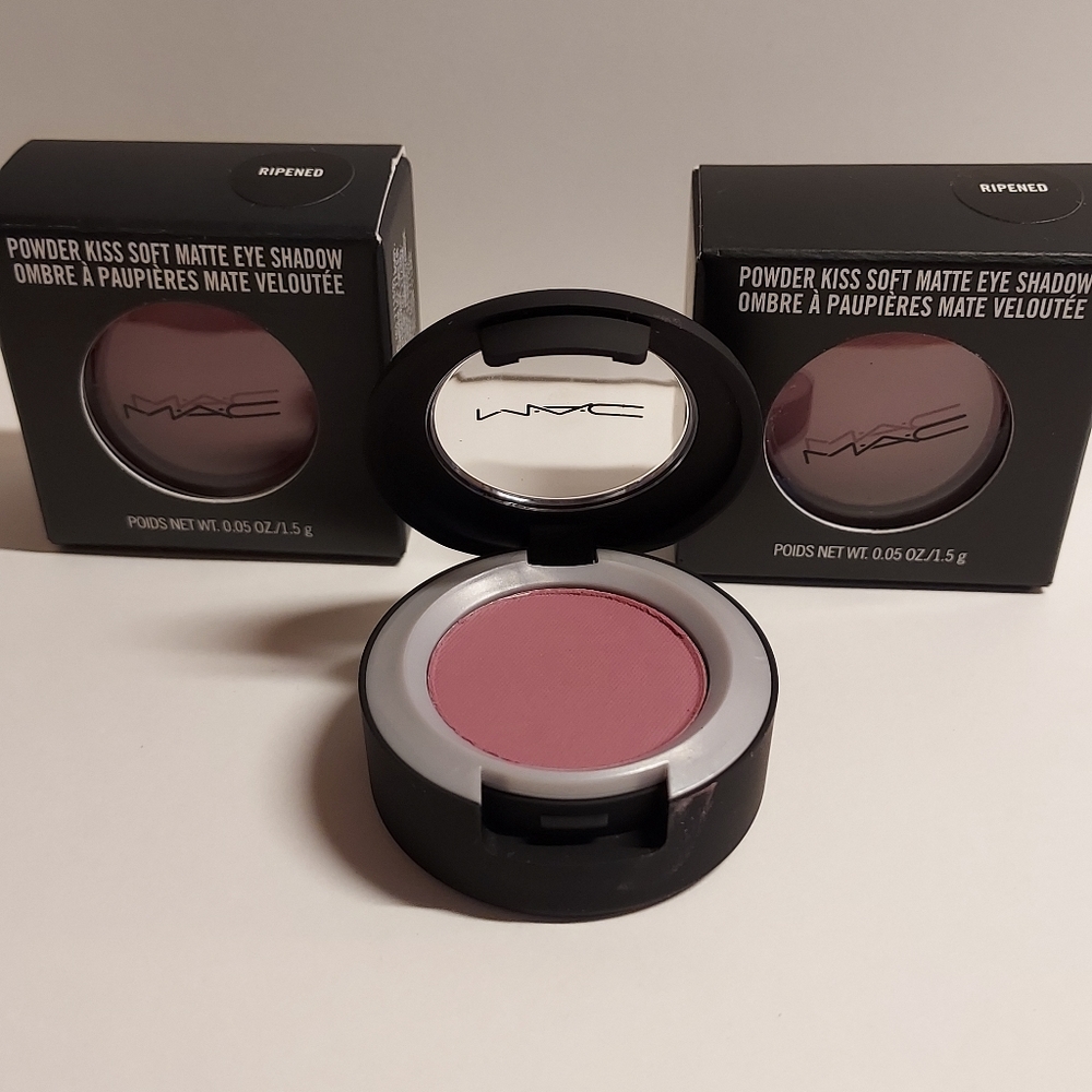 MAC Powder Kiss Soft Matte Eye Shadow *RIPENED* - Picture 2 of 6